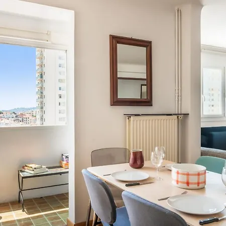 Apartment Charming 2br With Splendid Seaview - - Welkeys